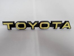 Toyota Emblem Grill 40 Series  09/73-01/79